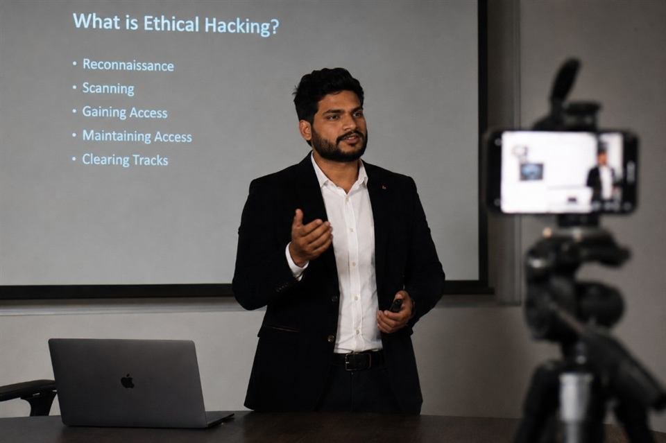 Aadish Jain teaching ethical hacking workshop